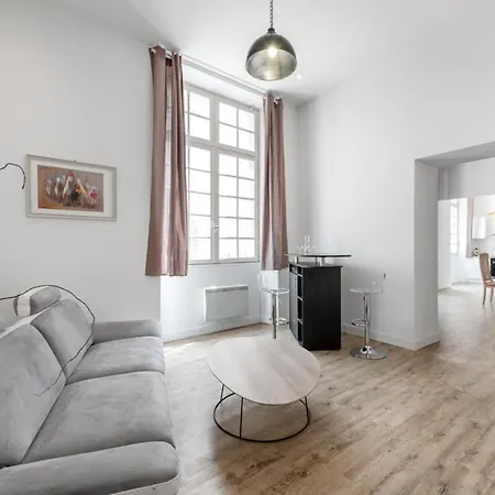 Bright Spacious Well-equipped *