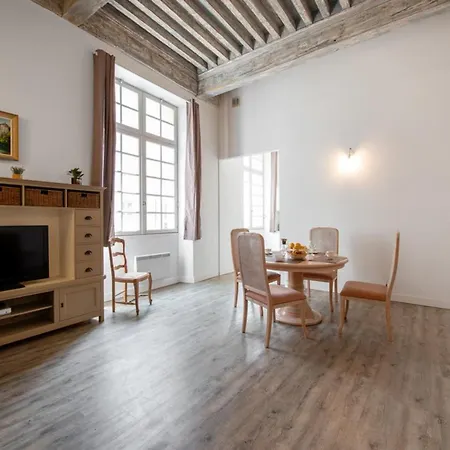 Bright Spacious Well-equipped Apartment Carcassonne