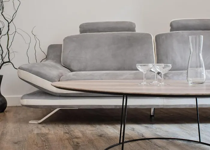 Bright Spacious Well-equipped قرقشونه