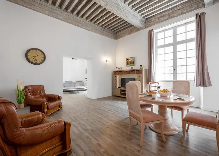 Apartment Bright Spacious Well-equipped